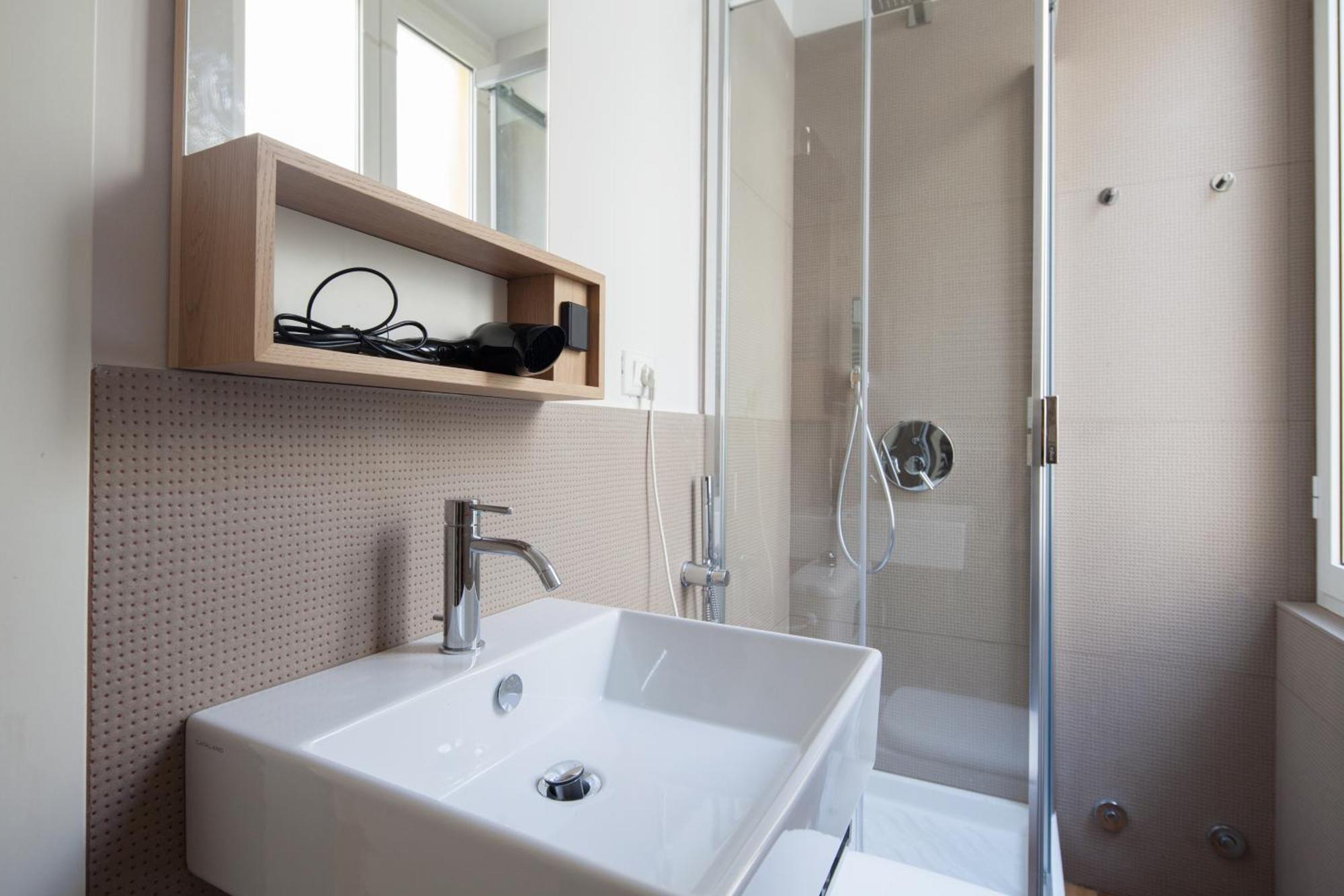 Cv5 - La Spezia City Center - Wide Modern Apartment Walking Distance To The Station To Cinque Terre - Big Terrace On The Roofs Dış mekan fotoğraf